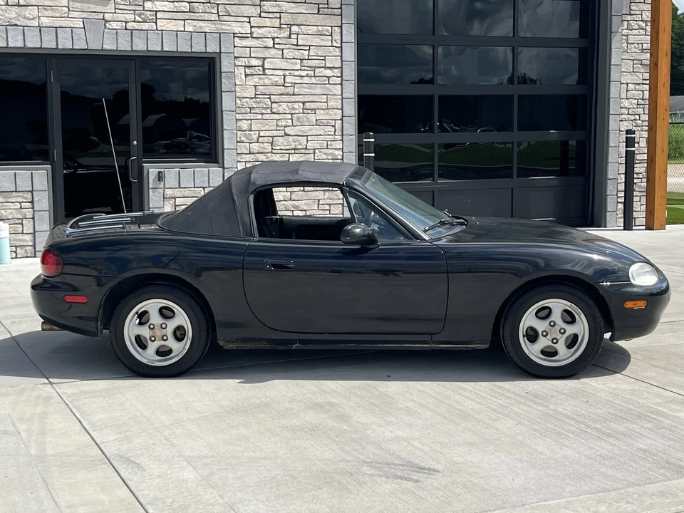1999 Mazda NB MX-5 Miata - Image 17 of 31