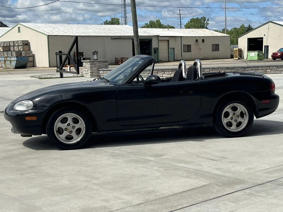 1999 Mazda NB MX-5 Miata - Image 8 of 31