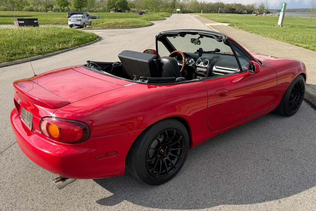 1999 Mazda NB MX-5 Miata - Image 4 of 31