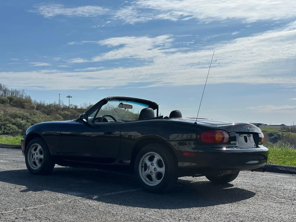 1999 Mazda NB MX-5 Miata - Image 9 of 31