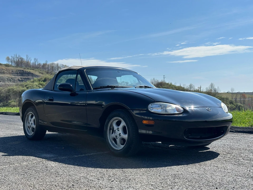 1999 Mazda NB MX-5 Miata - Image 17 of 31