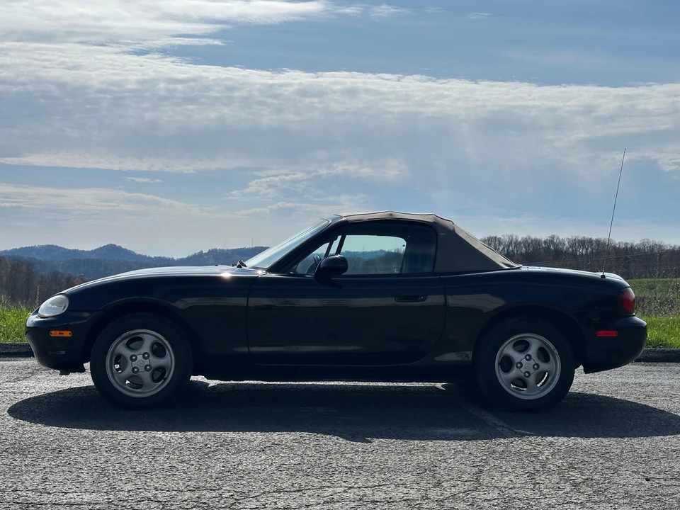 1999 Mazda NB MX-5 Miata - Image 13 of 31