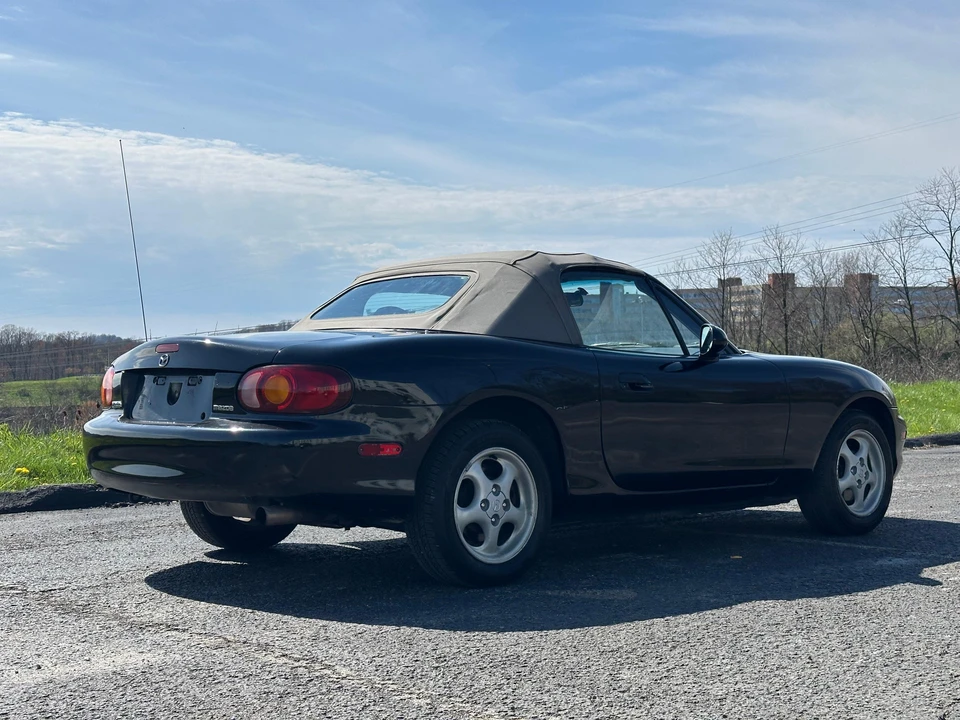 1999 Mazda NB MX-5 Miata - Image 15 of 31