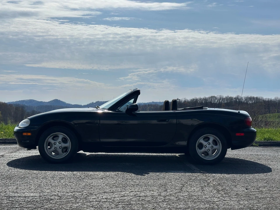 1999 Mazda NB MX-5 Miata - Image 8 of 31