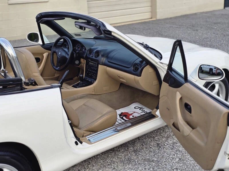 1999 Mazda NB MX-5 Miata - Image 11 of 31