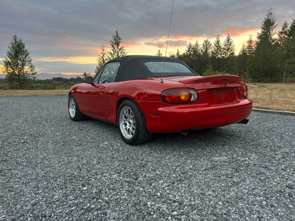 1999 Mazda NB MX-5 Miata - Image 16 of 31