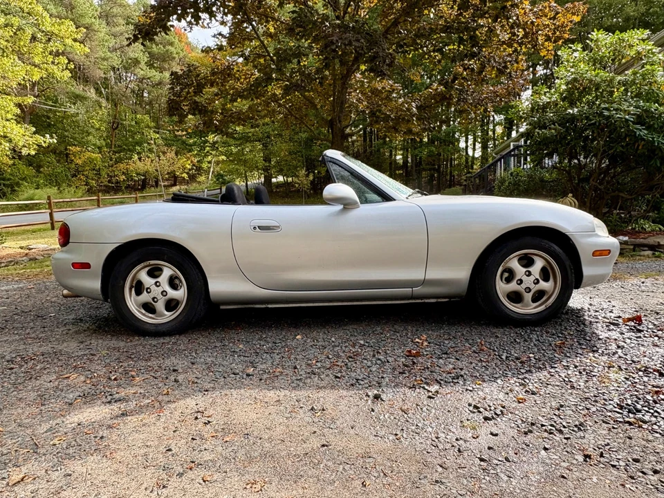 1999 Mazda NB MX-5 Miata - Image 13 of 20