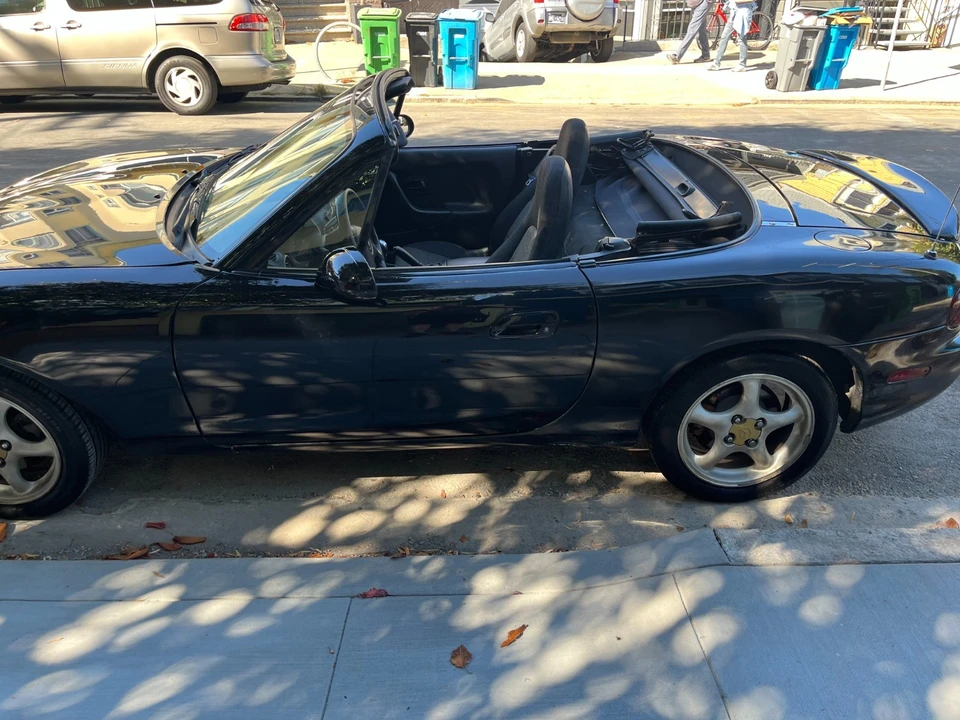 1999 Mazda NB MX-5 Miata - Image 10 of 11