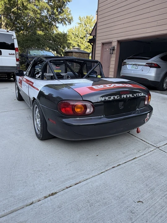1999 Mazda NB MX-5 Miata - Image 5 of 19