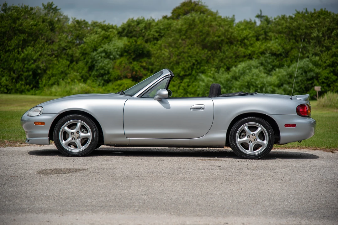 1999 Mazda NB MX-5 Miata - Image 8 of 31