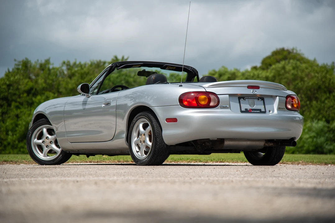 1999 Mazda NB MX-5 Miata - Image 11 of 31