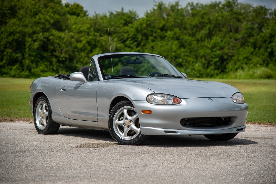 1999 Mazda NB MX-5 Miata - Image 2 of 31