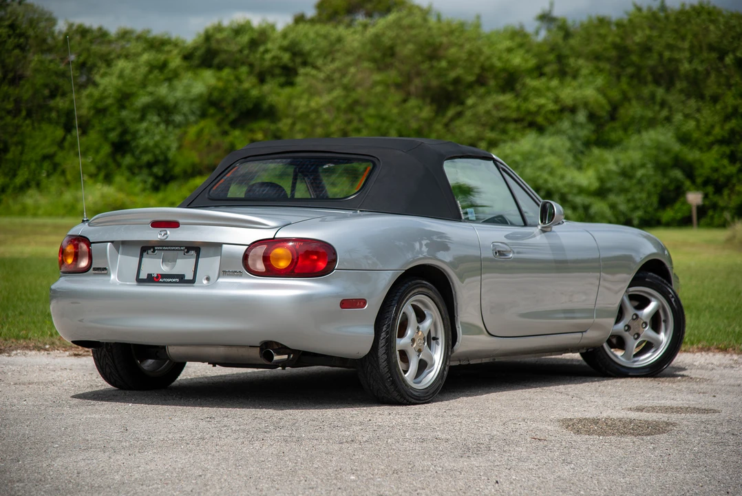 1999 Mazda NB MX-5 Miata - Image 17 of 31