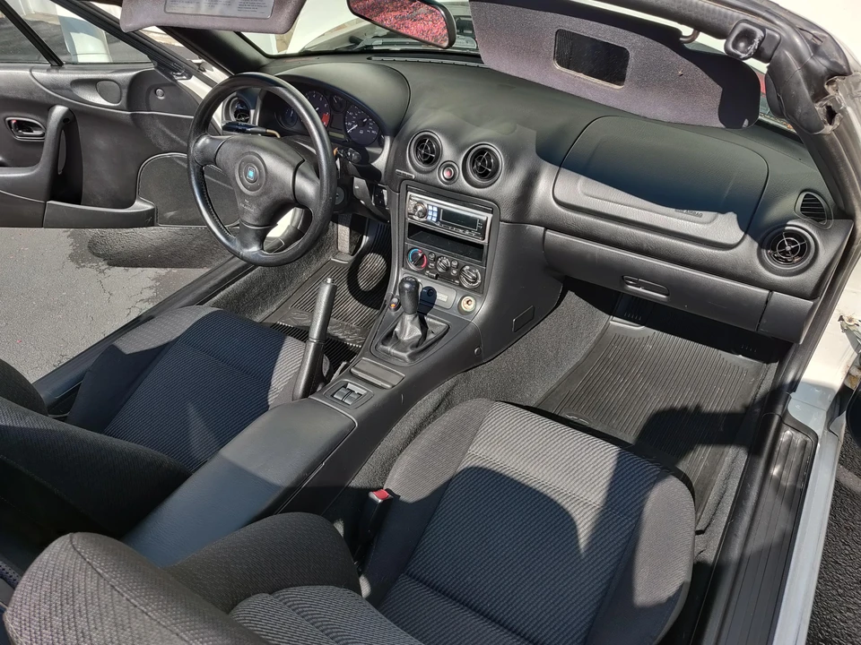 1999 Mazda NB MX-5 Miata - Image 27 of 31