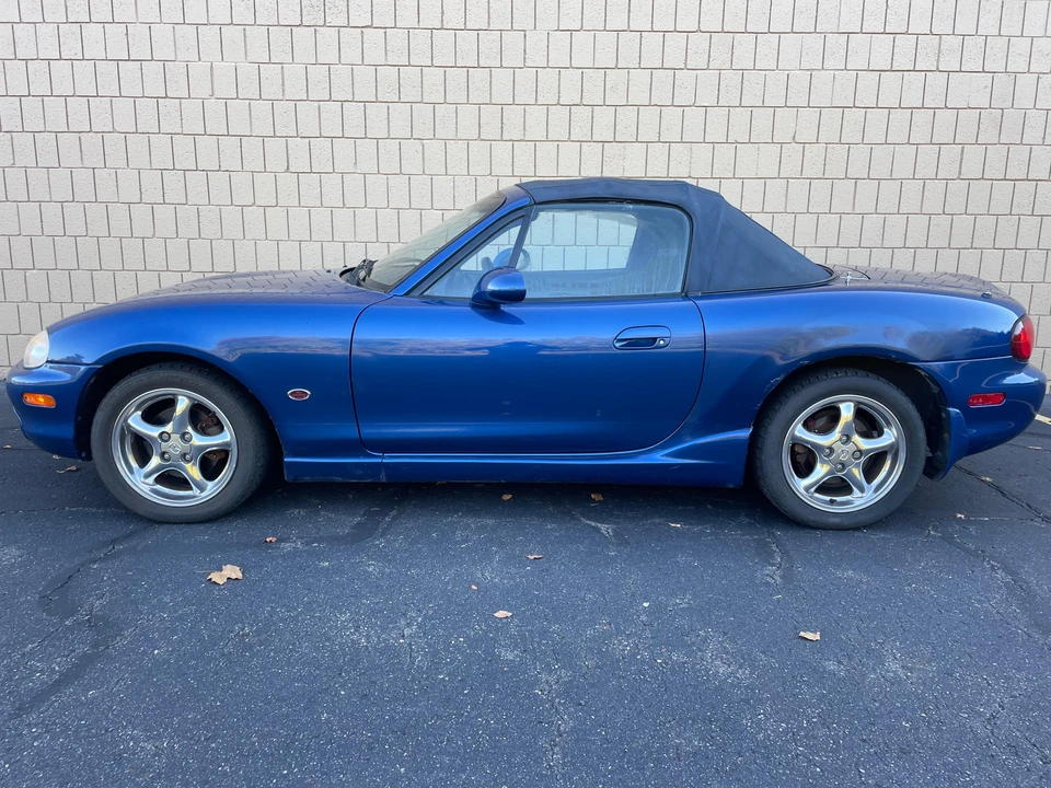 1999 Mazda NB MX-5 Miata - Image 17 of 31