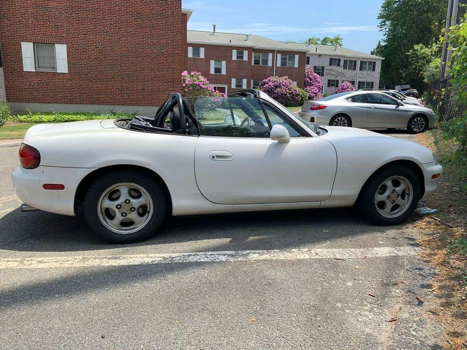 1999 Mazda NB MX-5 Miata - Image 11 of 31