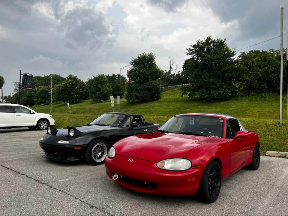 1999 Mazda NB MX-5 Miata - Image 5 of 13