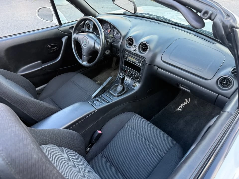 1999 Mazda NB MX-5 Miata - Image 11 of 18