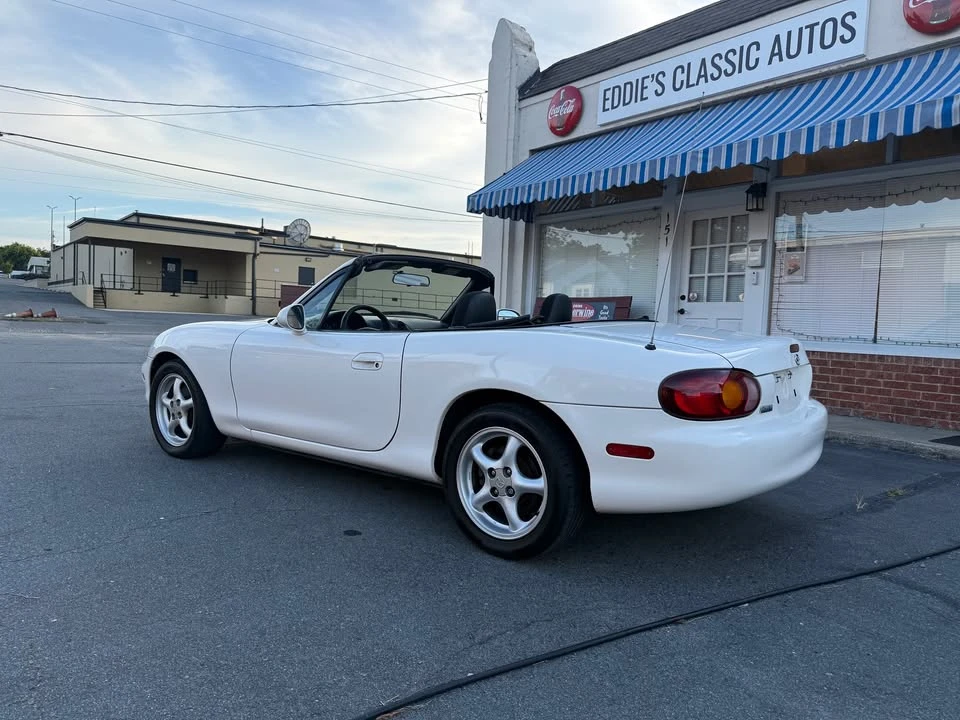 1999 Mazda NB MX-5 Miata - Image 5 of 18