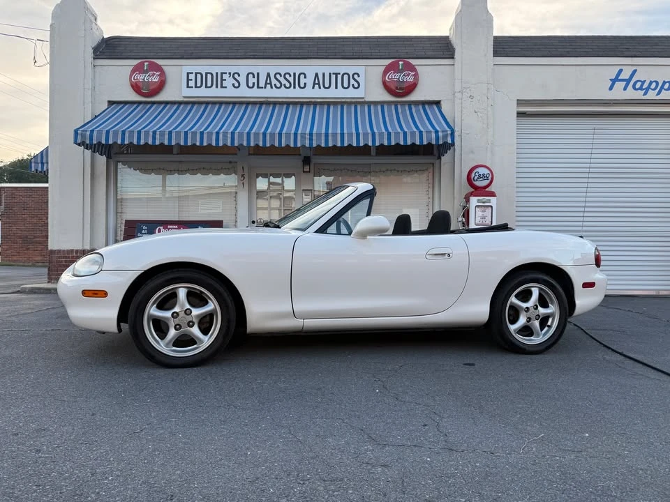 1999 Mazda NB MX-5 Miata - Image 2 of 18
