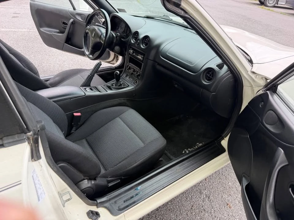 1999 Mazda NB MX-5 Miata - Image 9 of 14