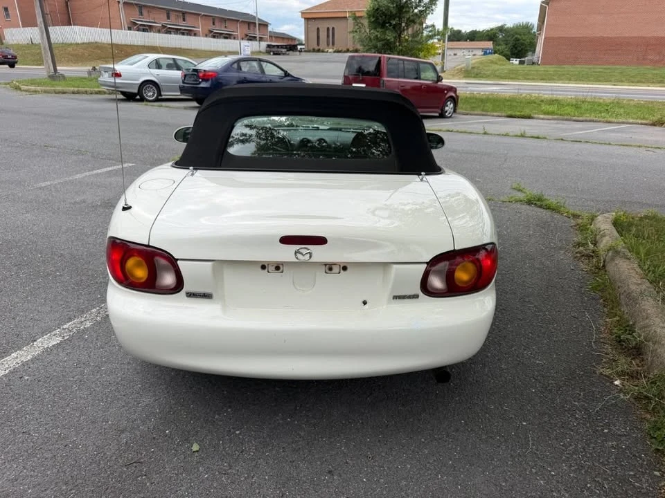 1999 Mazda NB MX-5 Miata - Image 5 of 14