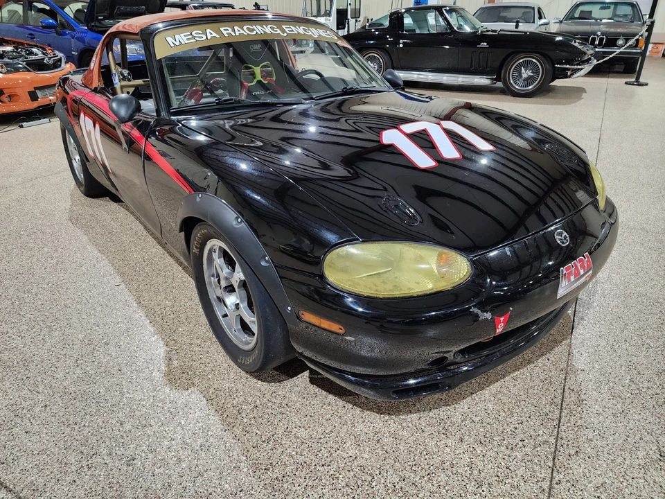1999 Mazda NB MX-5 Miata - Image 2 of 31