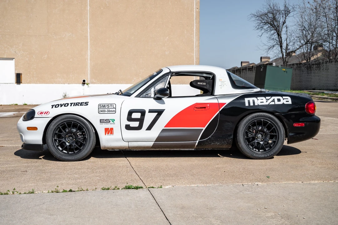 1999 Mazda NB MX-5 Miata - Image 9 of 31