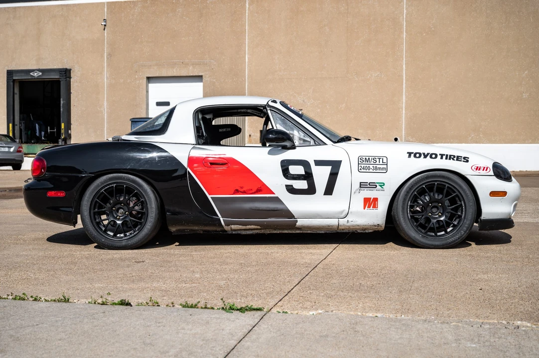 1999 Mazda NB MX-5 Miata - Image 5 of 31