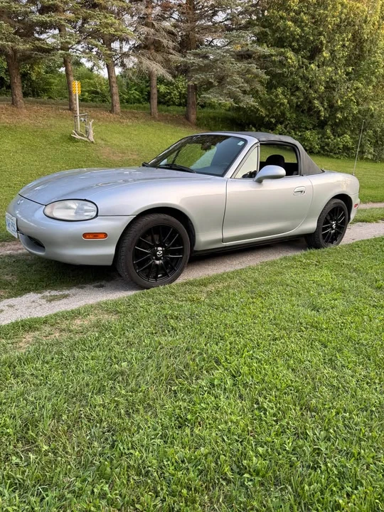 1999 Mazda NB MX-5 Miata - Image 2 of 8