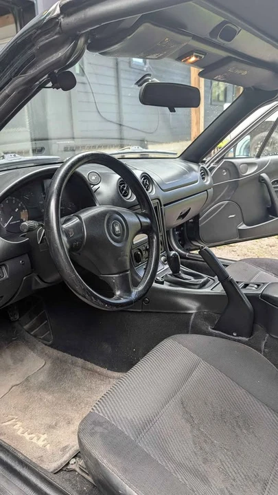1999 Mazda NB MX-5 Miata - Image 8 of 10