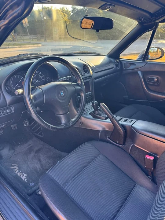1999 Mazda NB MX-5 Miata - Image 11 of 12