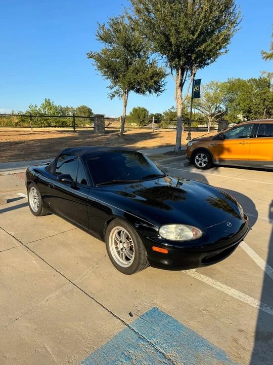 1999 Mazda NB MX-5 Miata - Image 2 of 12