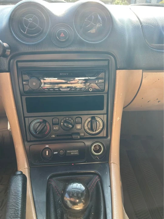 1999 Mazda NB MX-5 Miata - Image 10 of 12