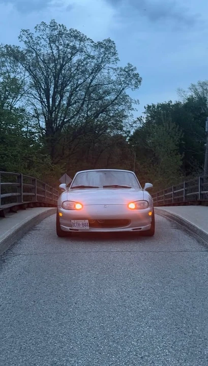 1999 Mazda NB MX-5 Miata - Image 5 of 9