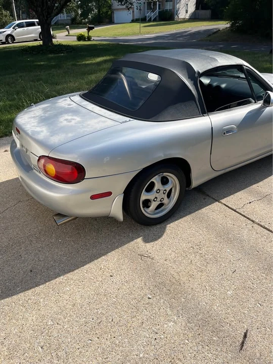 1999 Mazda NB MX-5 Miata - Image 5 of 20