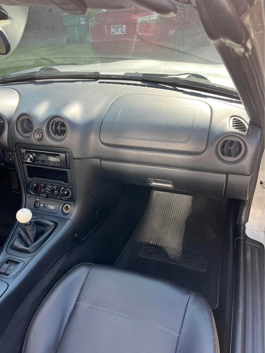 1999 Mazda NB MX-5 Miata - Image 15 of 20