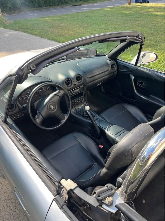1999 Mazda NB MX-5 Miata - Image 11 of 20