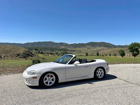 1999 Mazda MX-5 SE Convertible 2D