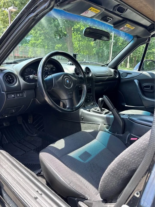 1999 Mazda NB MX-5 Miata - Image 9 of 18