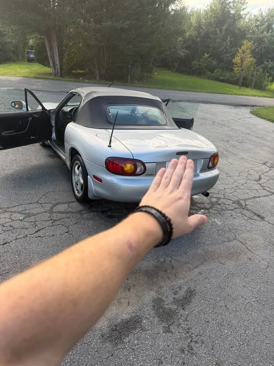 1999 Mazda NB MX-5 Miata - Image 6 of 11