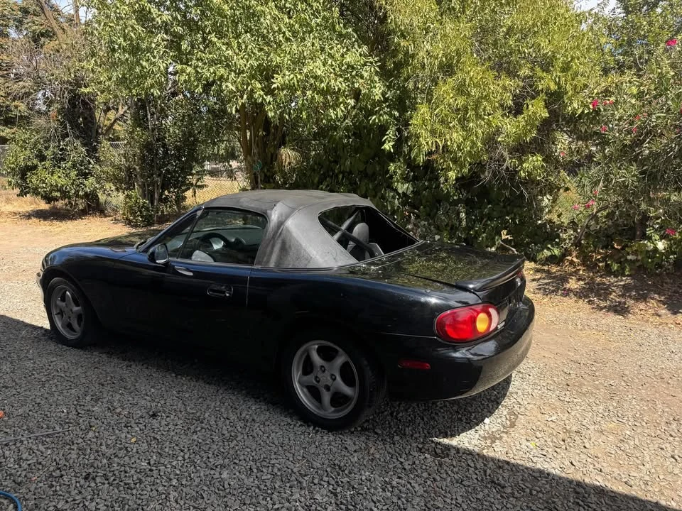 1999 Mazda NB MX-5 Miata - Image 4 of 6
