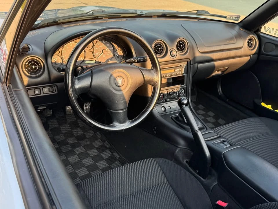 1999 Mazda NB MX-5 Miata - Image 9 of 18