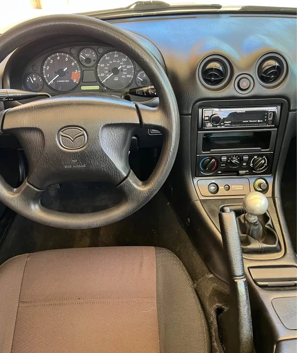 1999 Mazda NB MX-5 Miata - Image 8 of 9