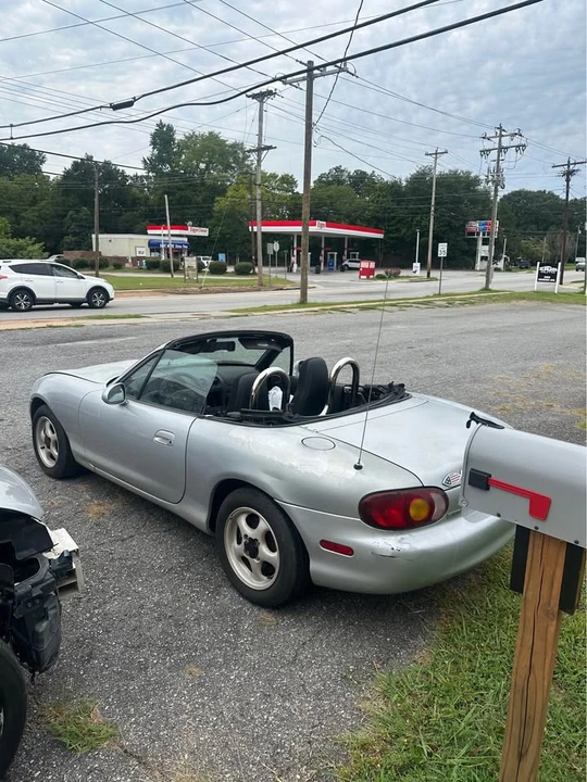 1999 Mazda NB MX-5 Miata - Image 4 of 7