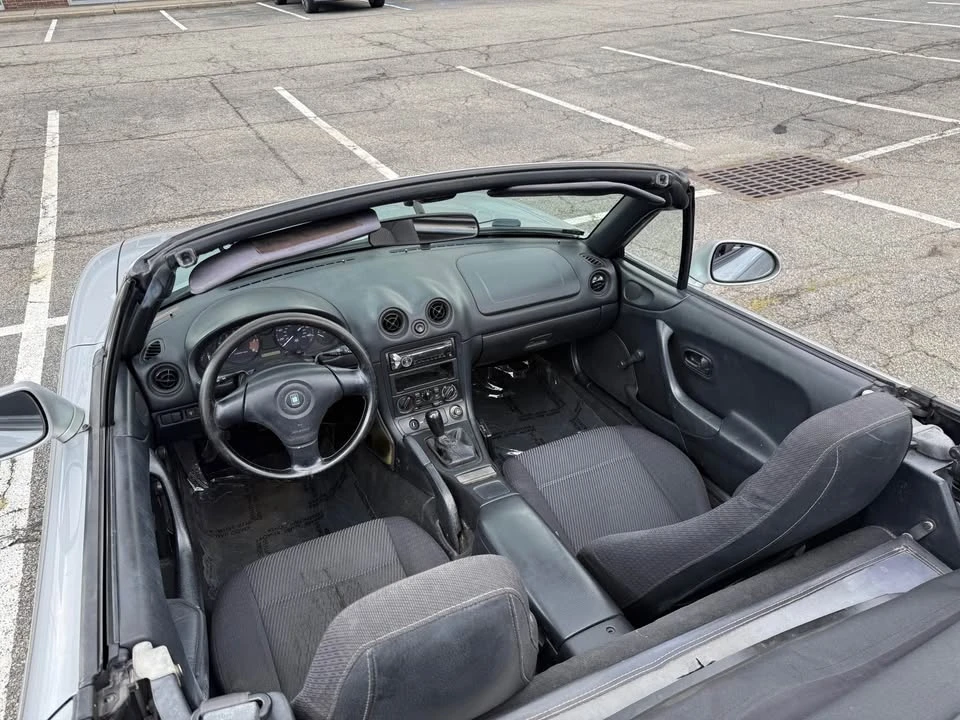 1999 Mazda NB MX-5 Miata - Image 11 of 16