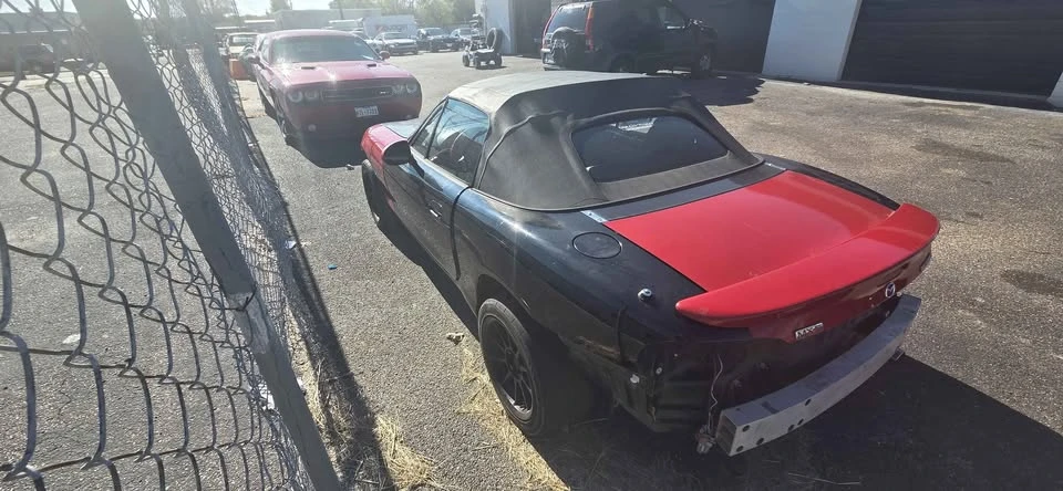 1999 Mazda NB MX-5 Miata - Image 5 of 9