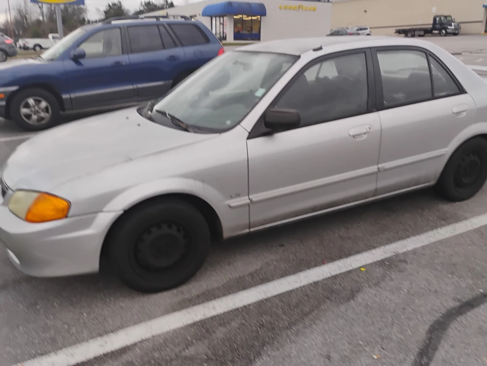 1999 Mazda Mazda 3 - Image 11 of 16