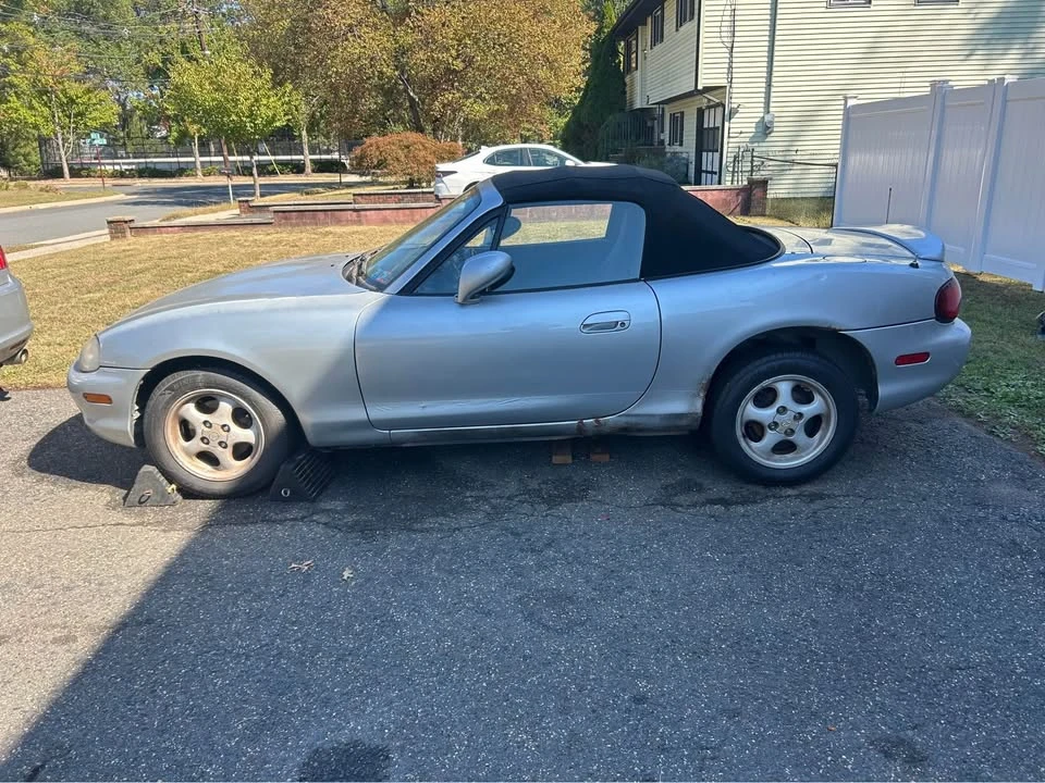 1999 Mazda NB MX-5 Miata - Image 5 of 10