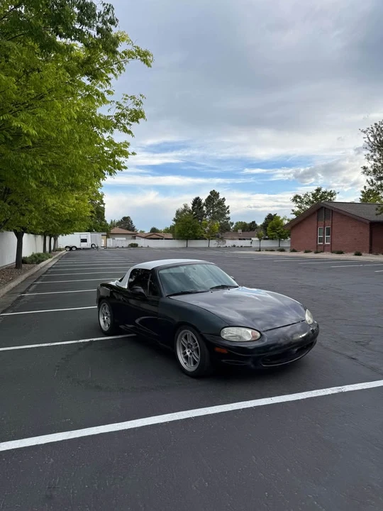 1999 Mazda NB MX-5 Miata - Image 2 of 10